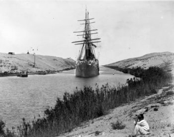 Se insta al Canal de Suez a actualizarse rápidamente para evitar futuras interrupciones