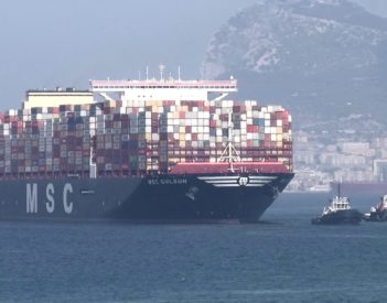 Suez Ripples eleva tarifas para todos los buques portacontenedores